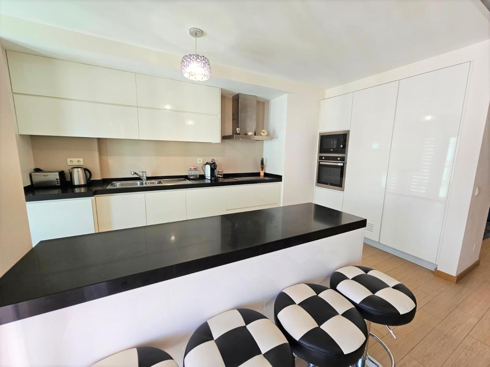 Da Rocha Prime Rezidenz With Garage Apartment *